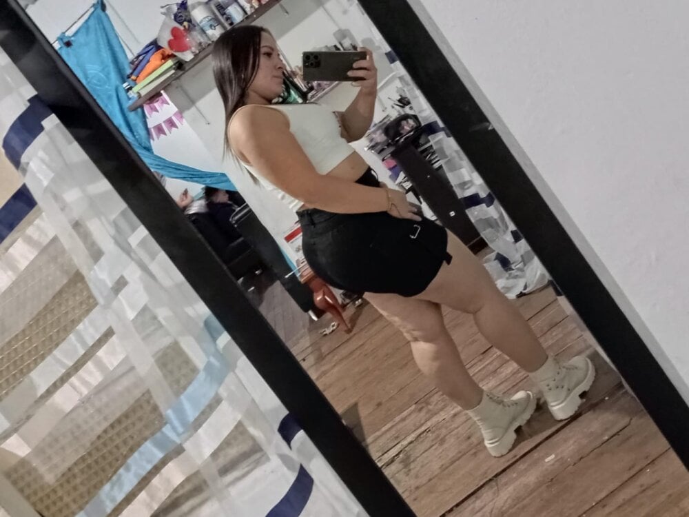 Aria_Bonnet
