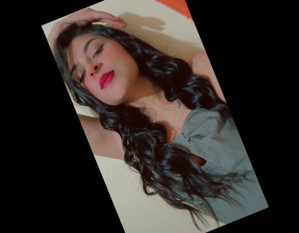 Ariana_F_W