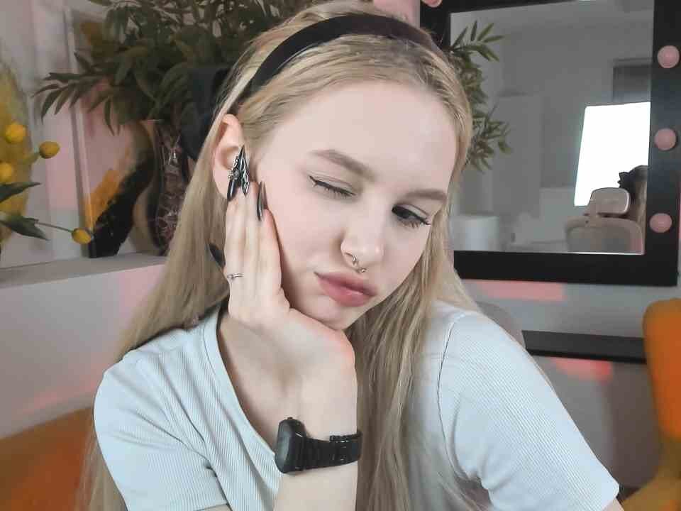 AvaDaviis