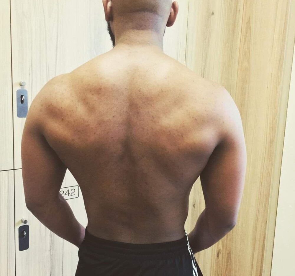 BigThickBlackCock18
