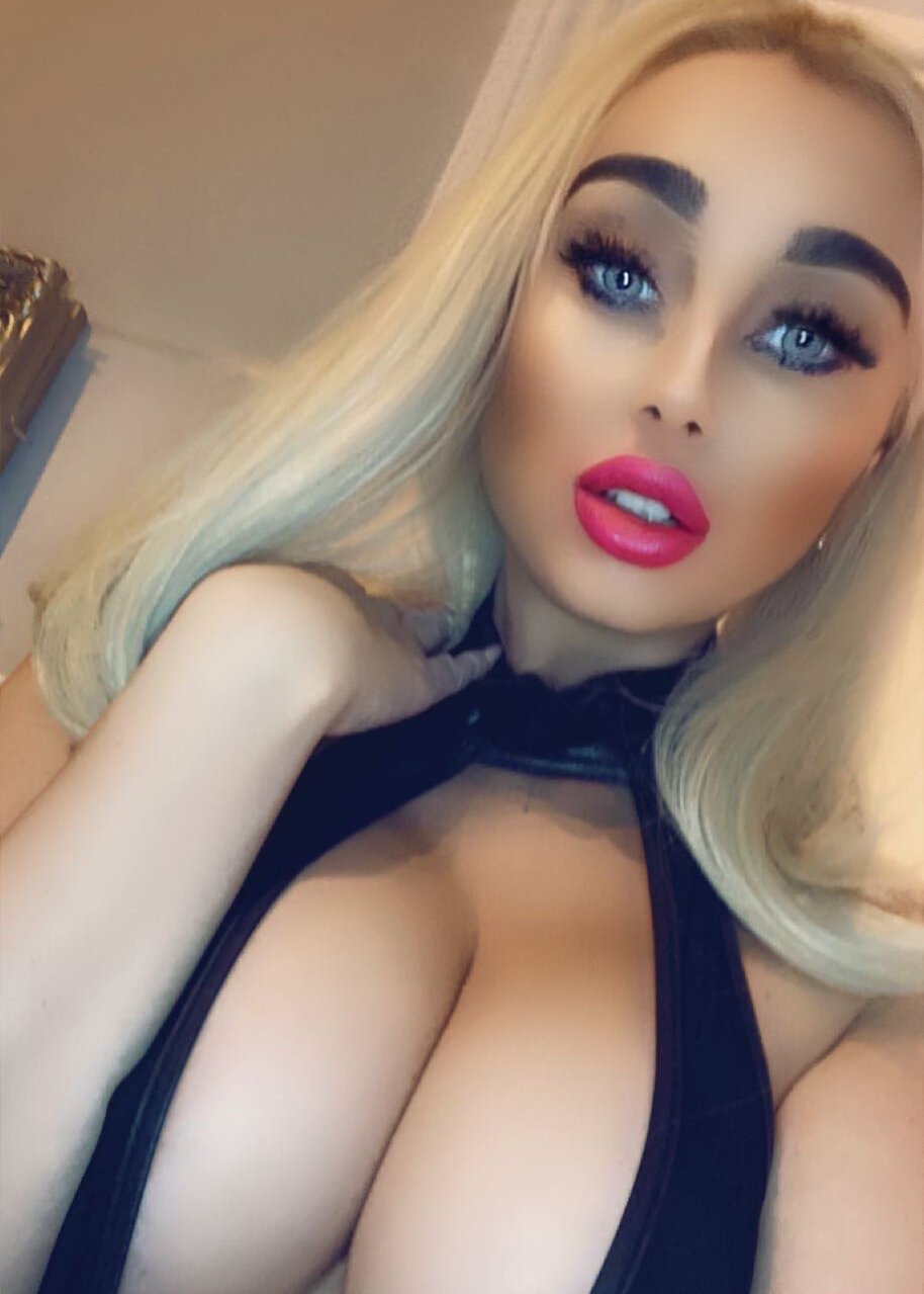 BlondieBarbieBabe