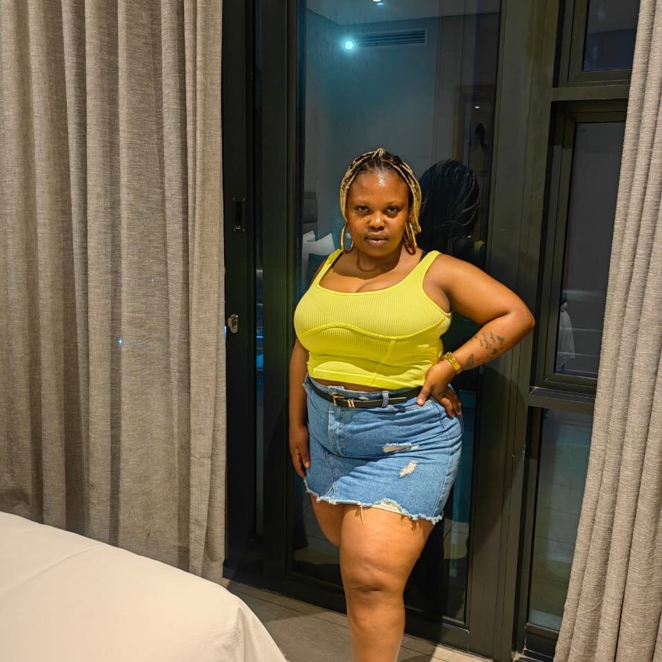 Busty-Caramel