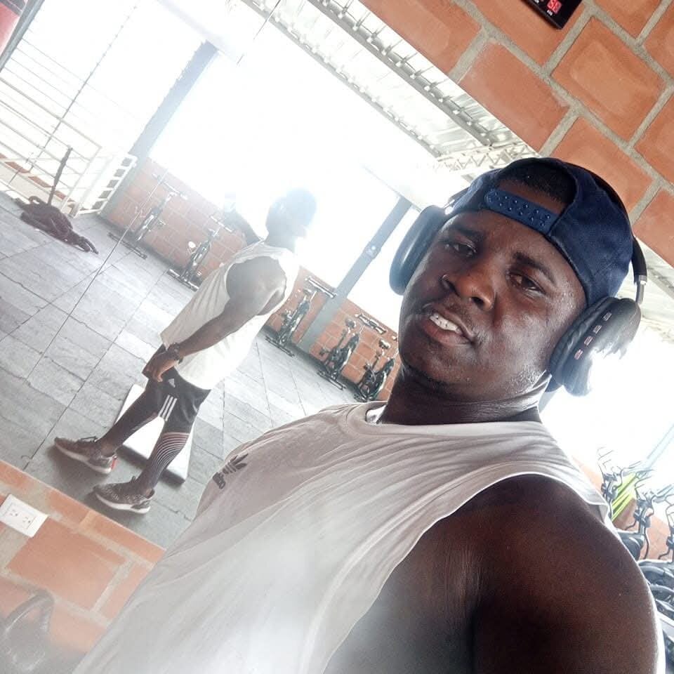 Charly_Engora
