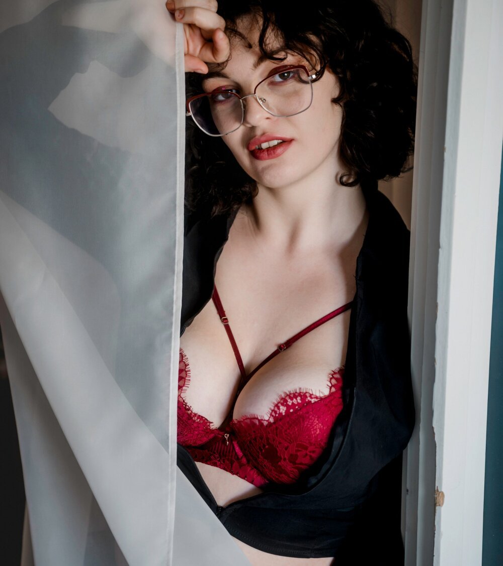 CurlyVixen