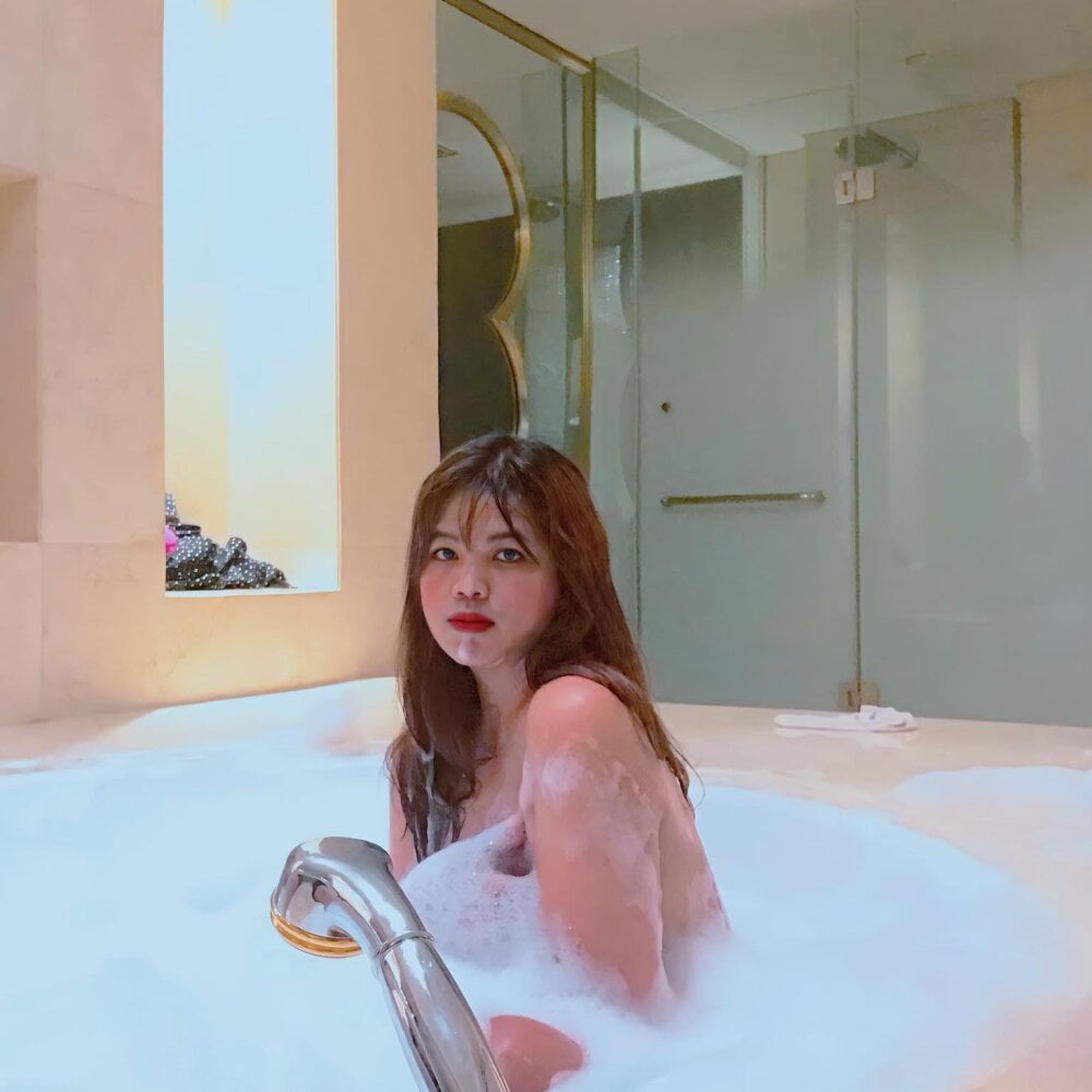 CuteFilipinaCockTS