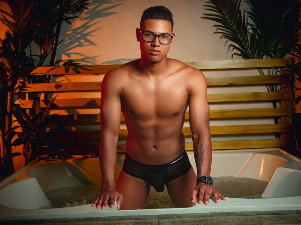 Darren_hot2