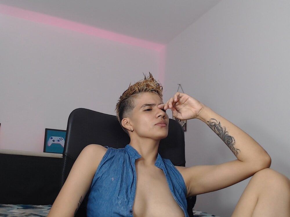 Dha_lia0
