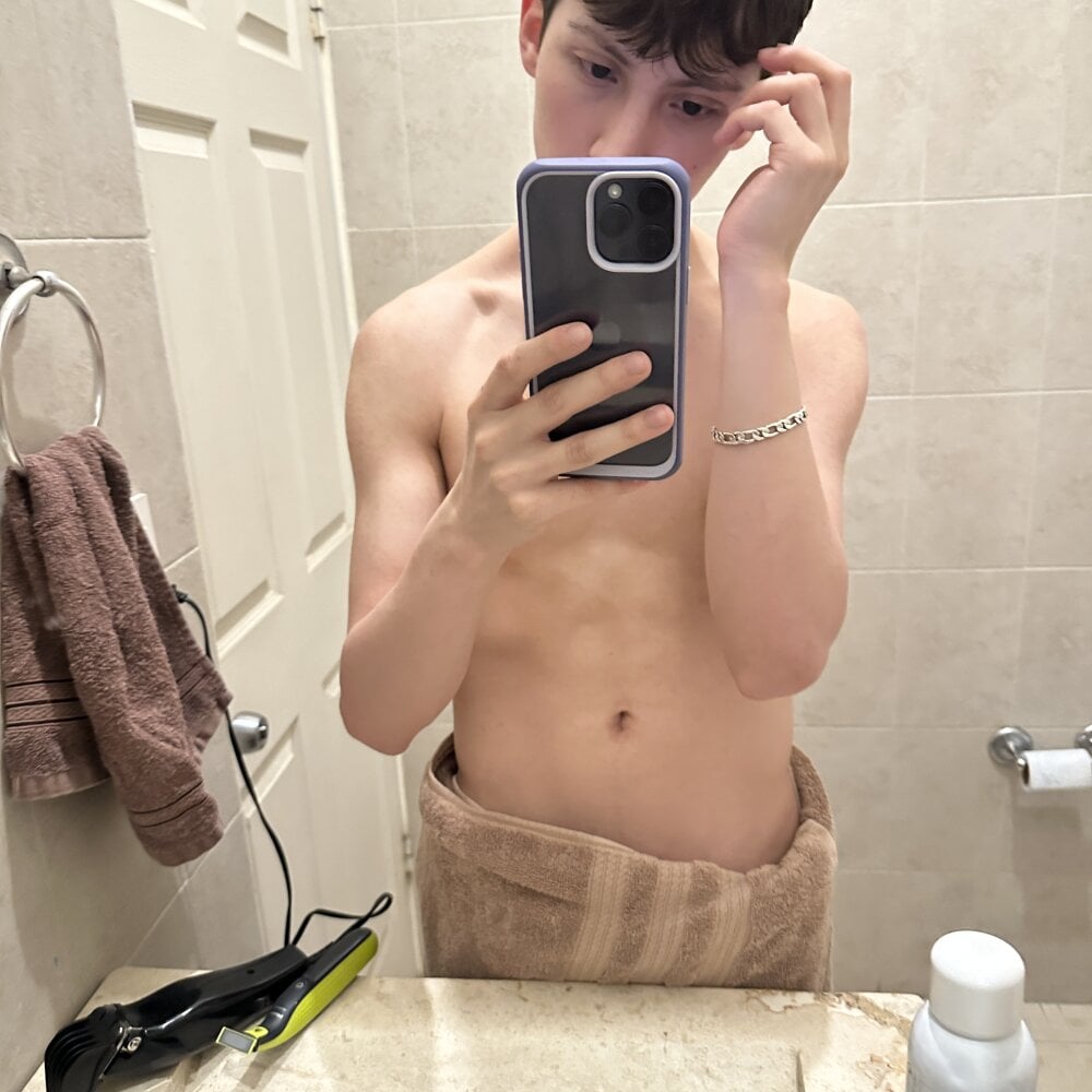 Dylan_3xhot
