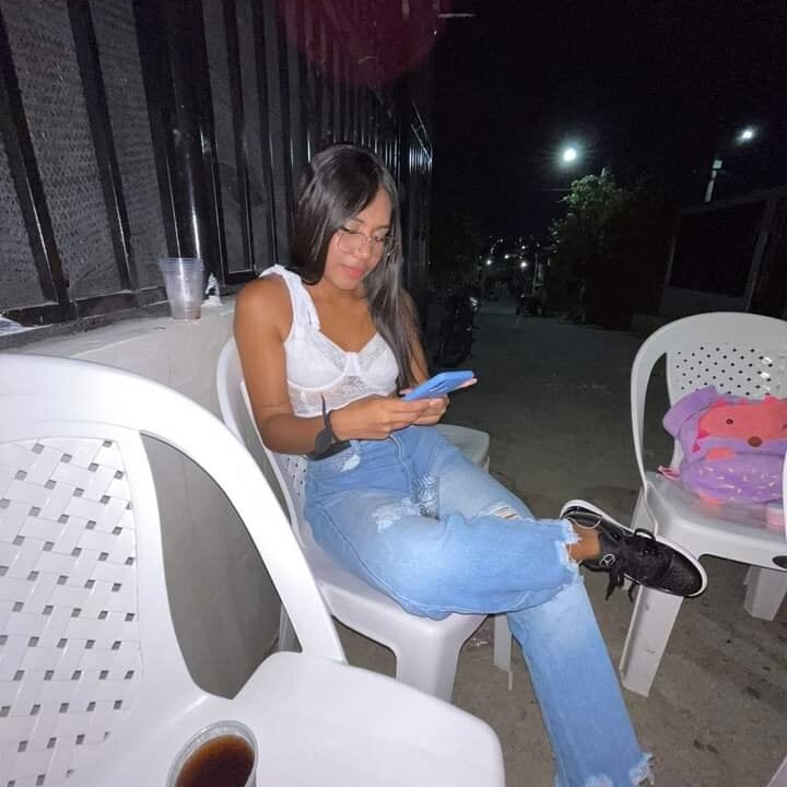 Emily_dirty01