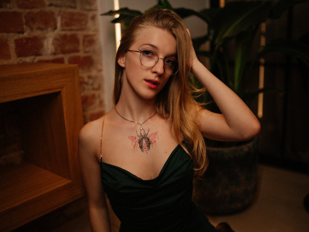 EvaBllake_