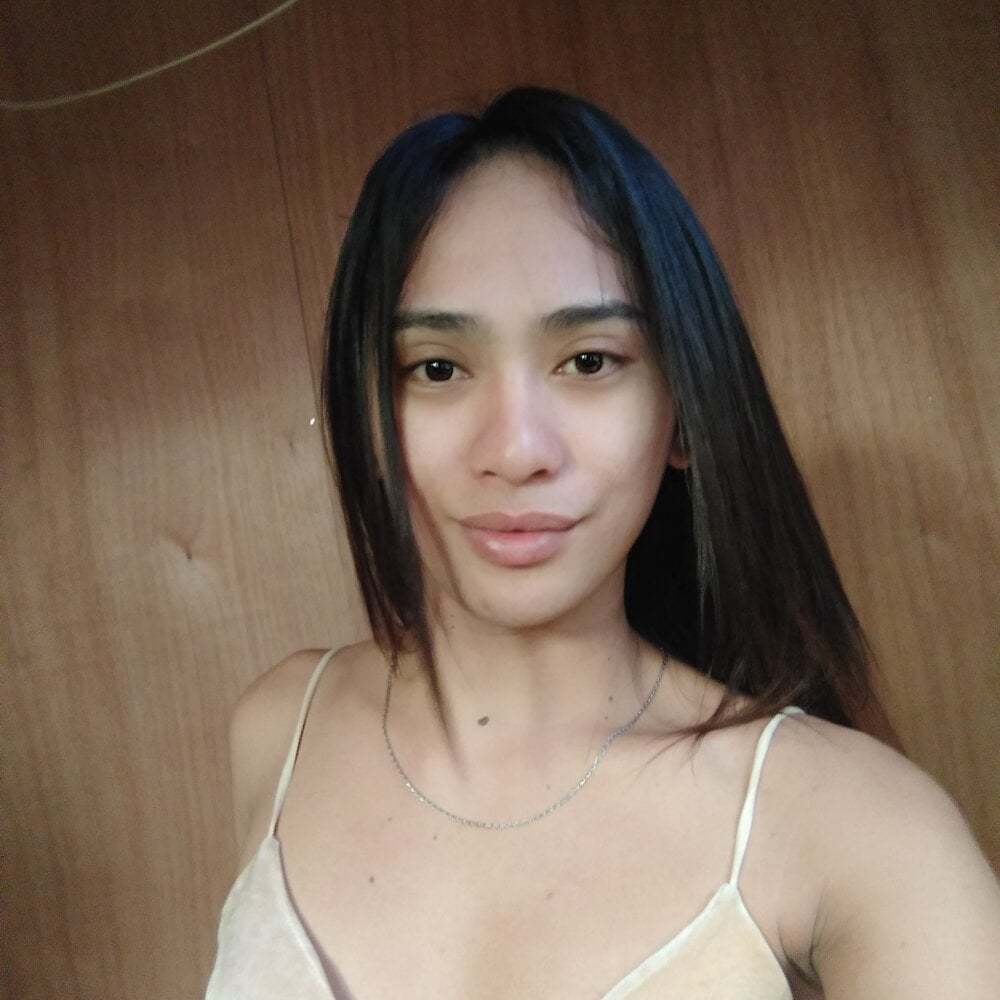 HOLLYWOOD_QUEEN_88