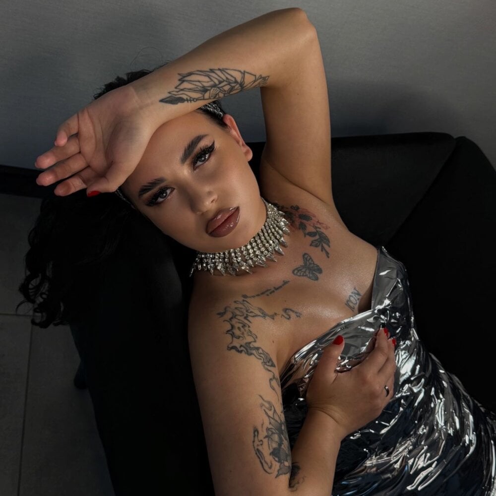 Hot_Carol_