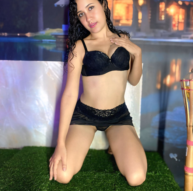 Hot_Latina_Girl-Dirt