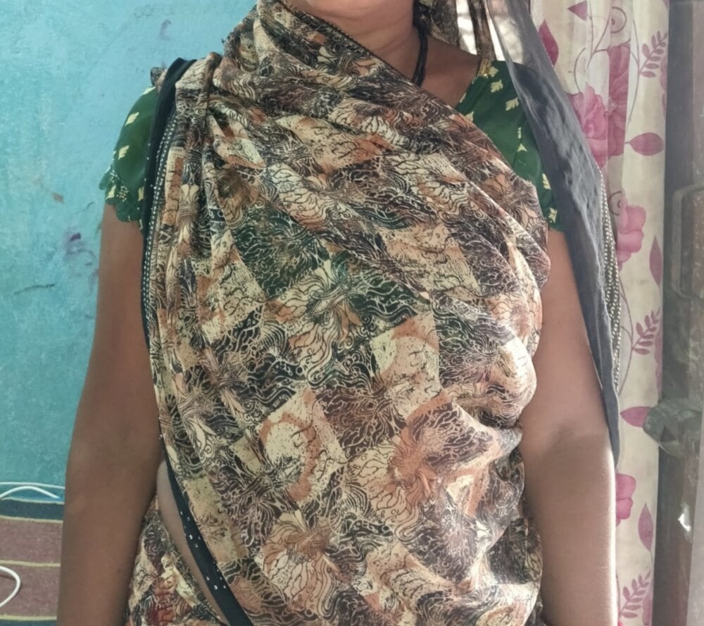 Hot_dipali