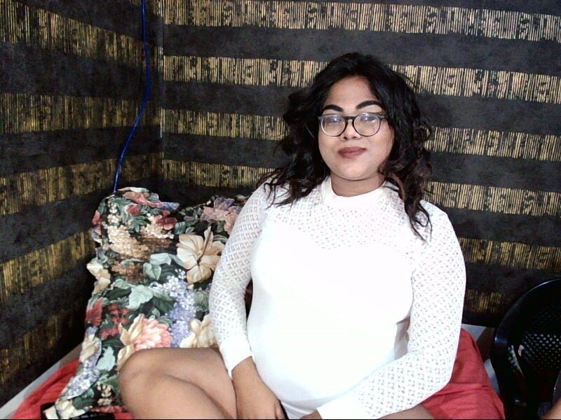 Indian_Lola00