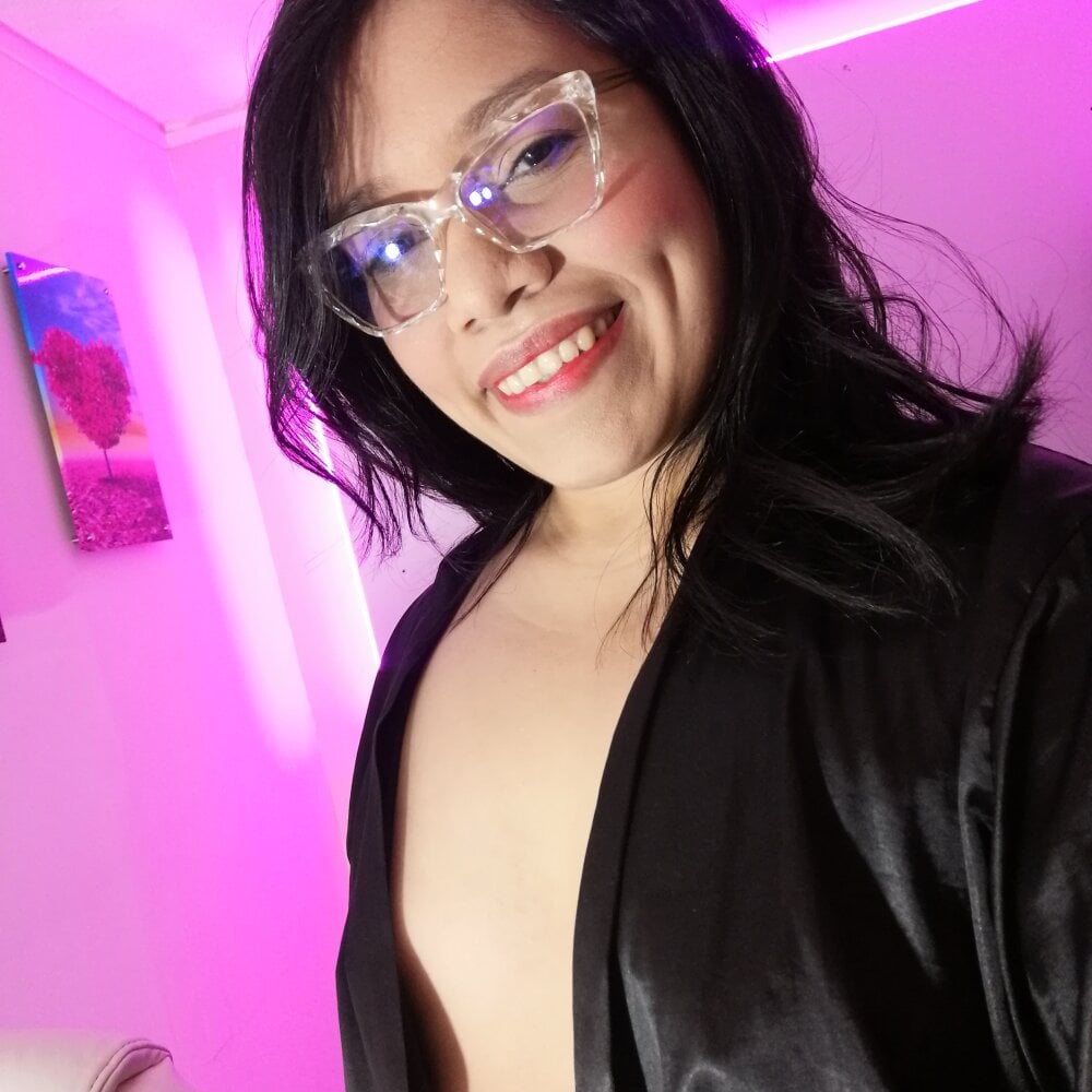 KEYRA-MILLER-
