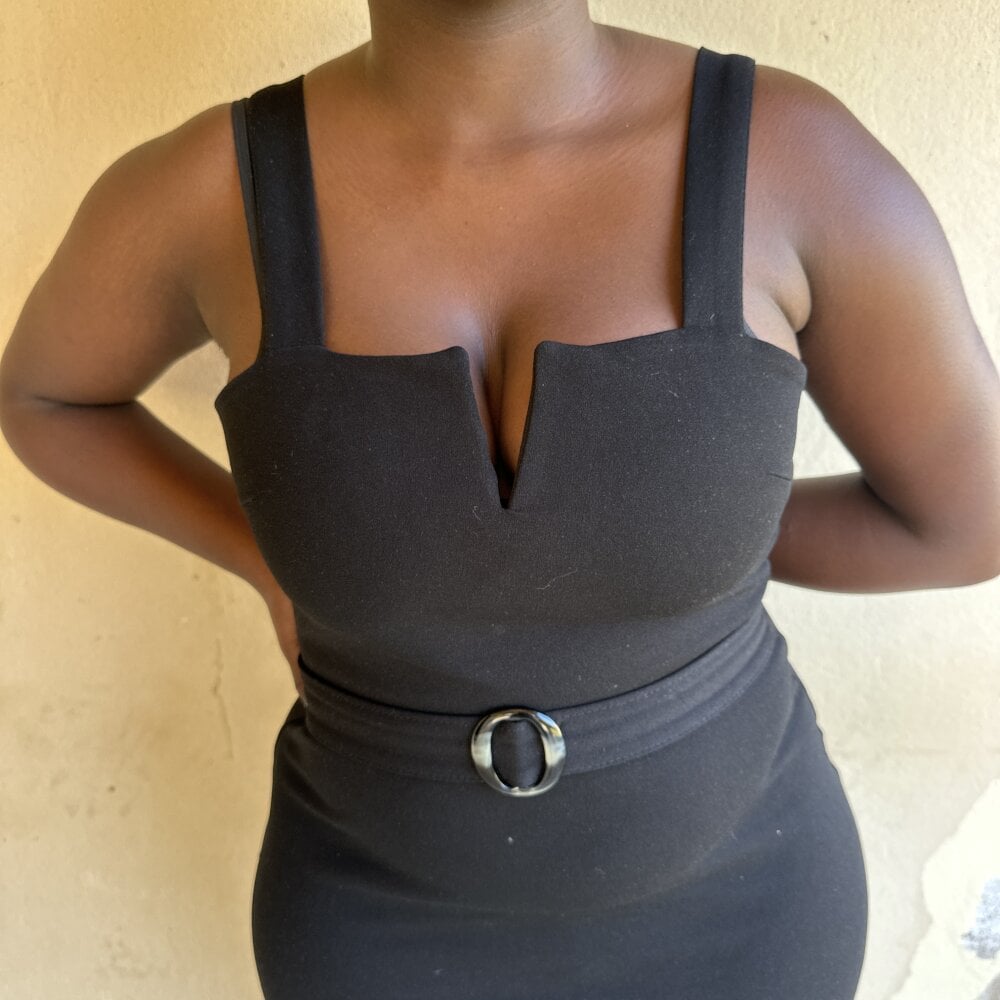 KinkyEbonyBitch