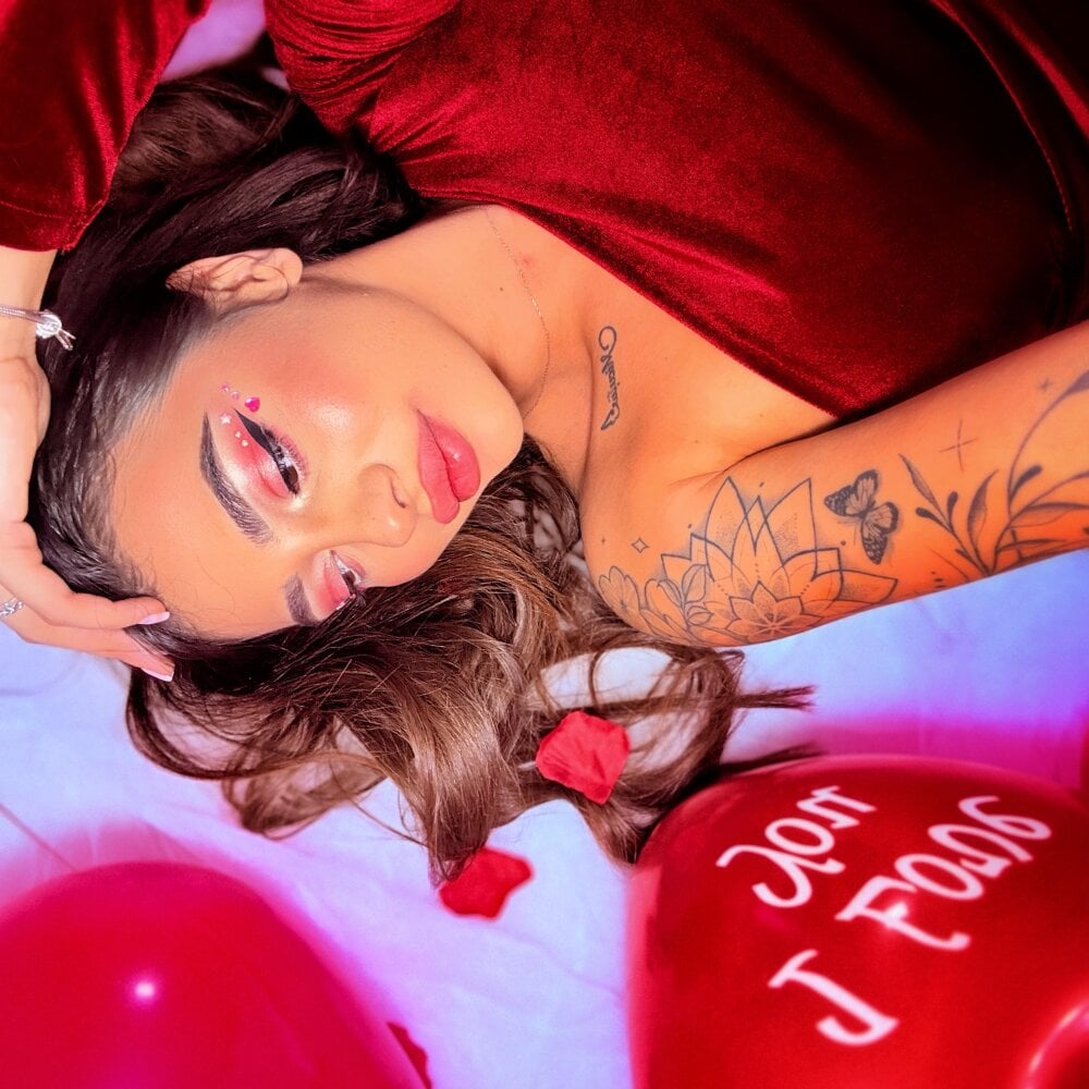 LaraVegas_