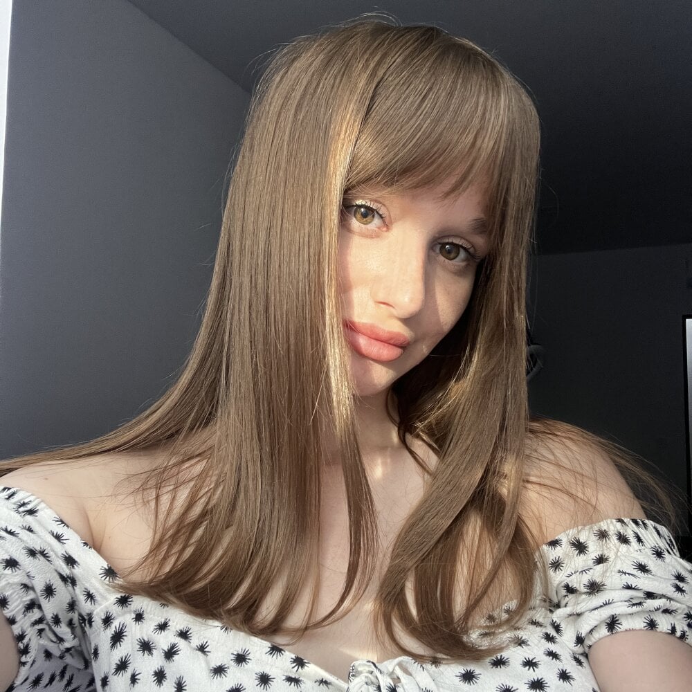 Lara_Vest