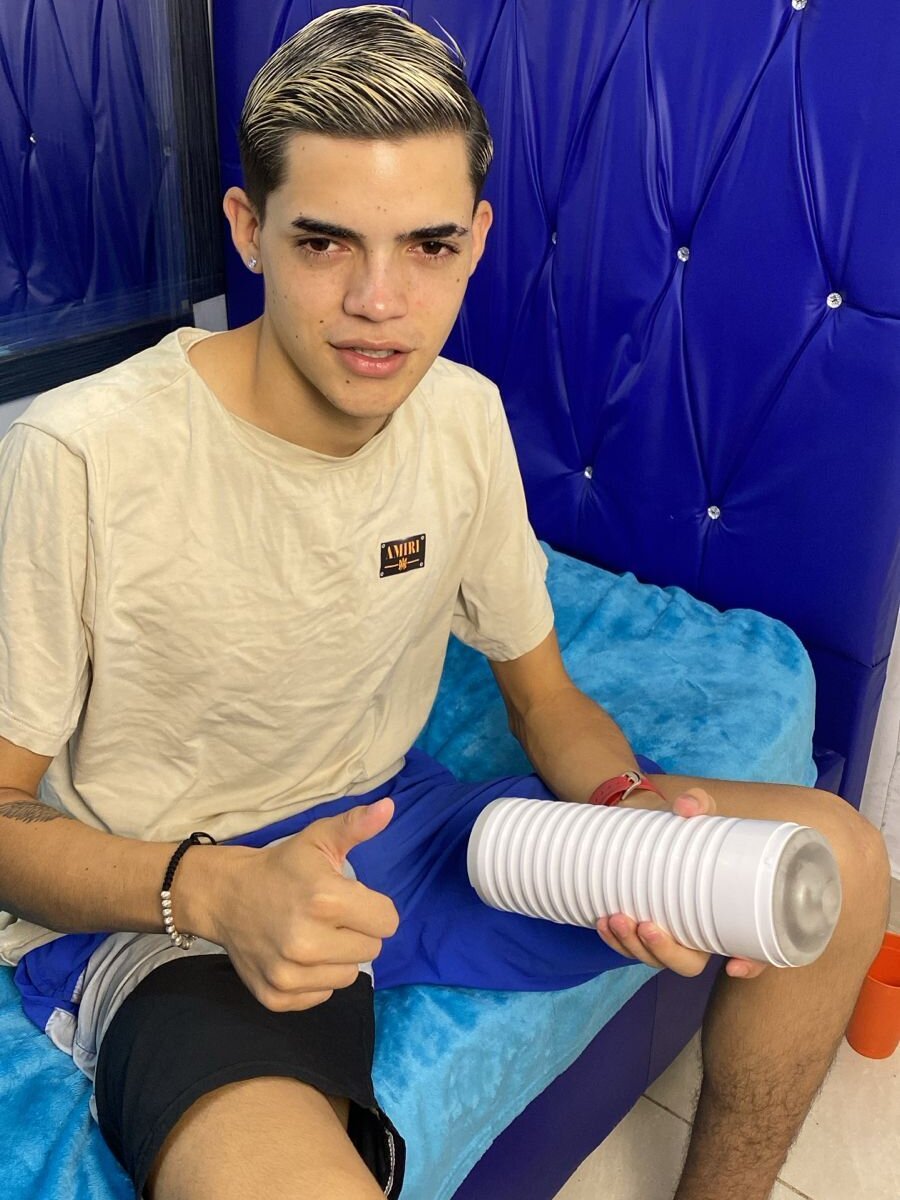 Latinos_2001