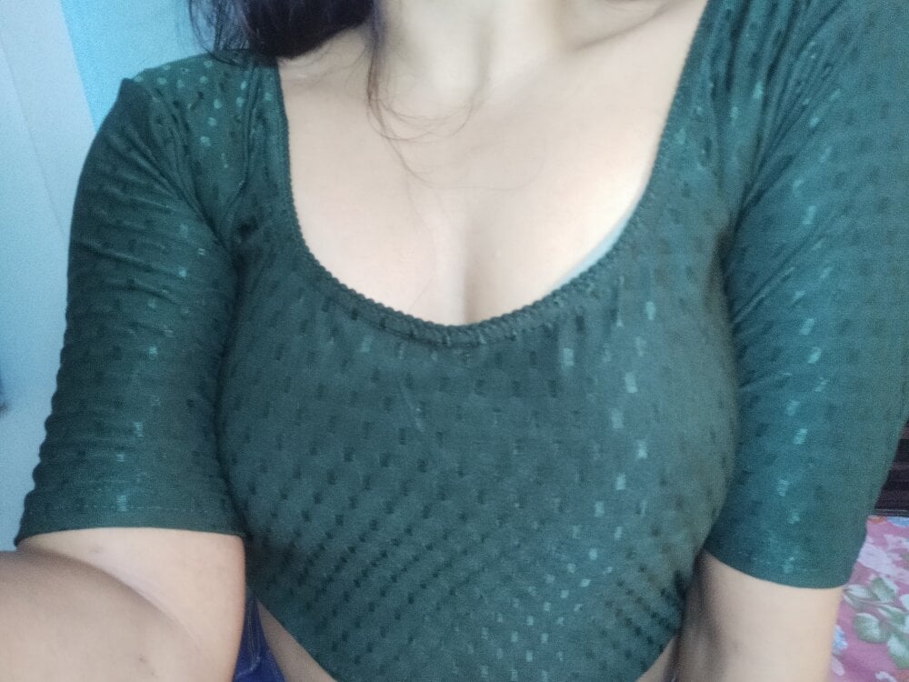 Lusty_Hunny07