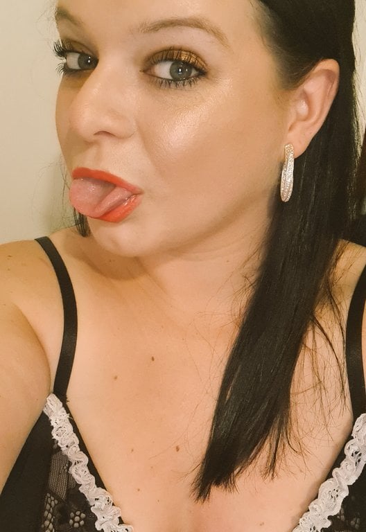 NaughtyWifeUK