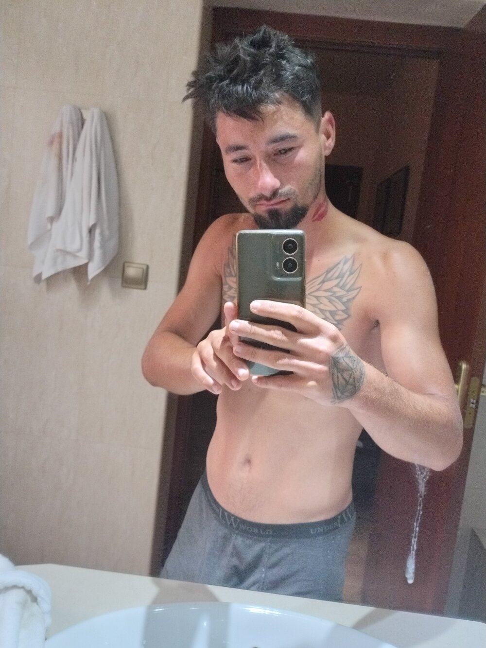 Negrila25