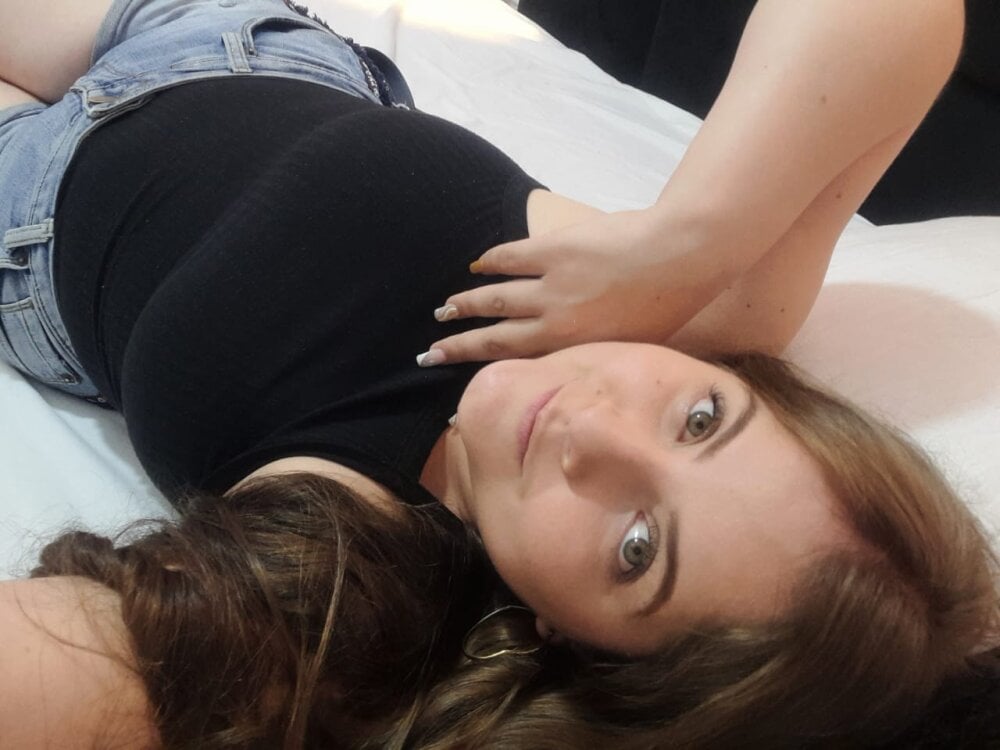 Pregnant_Kloe