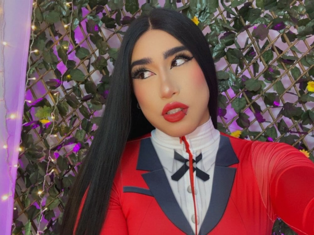 Queen_Ari_