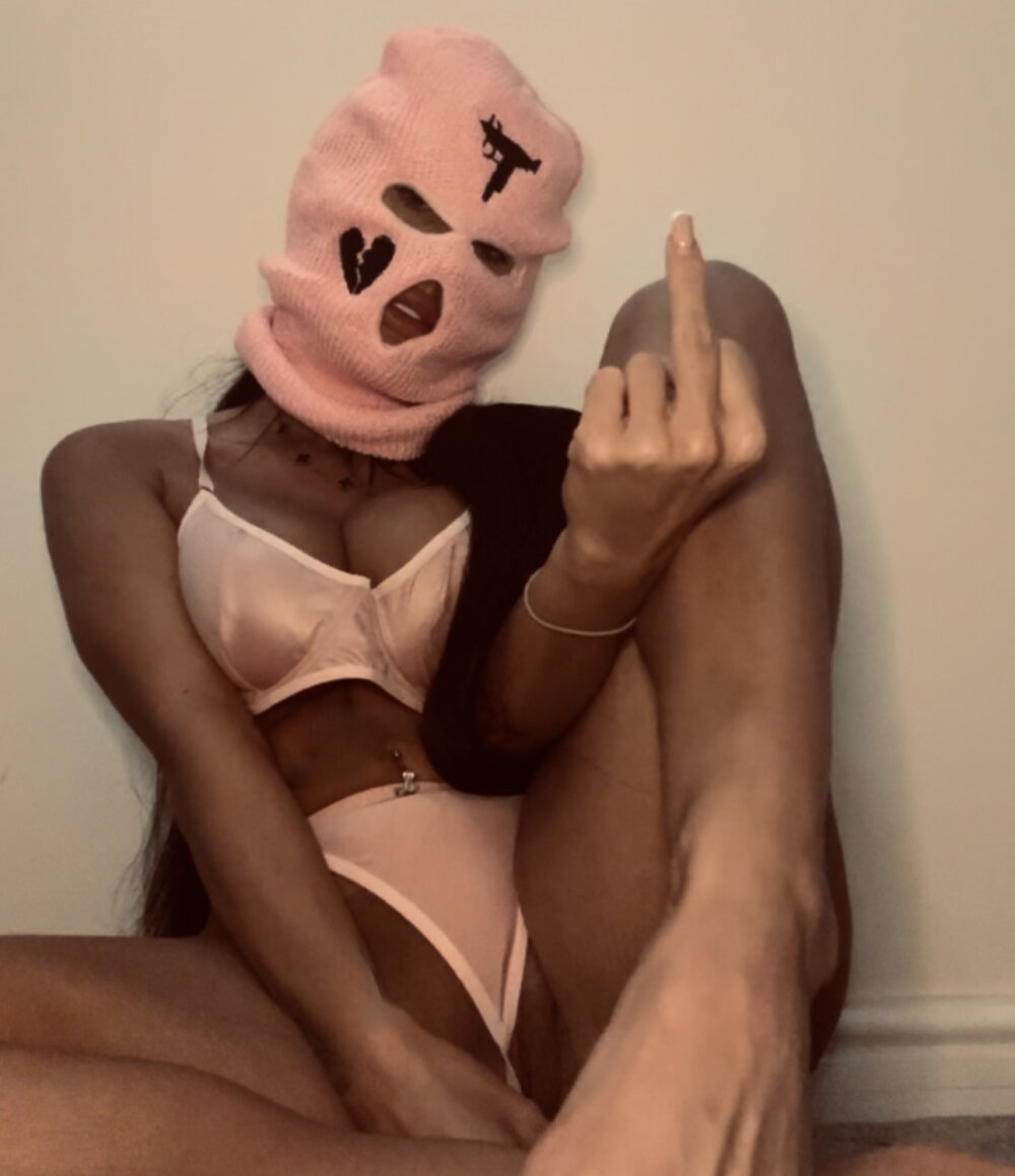 SECRETBELLAUK