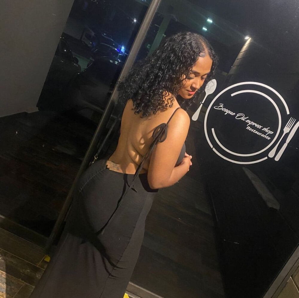 Tina_curly