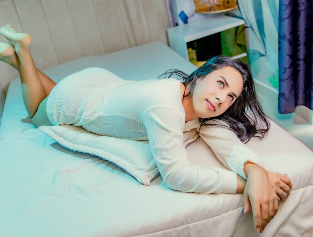 Ximenahott_