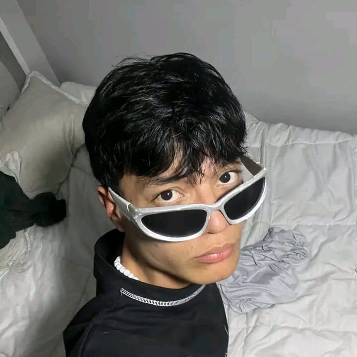 alex_hot18