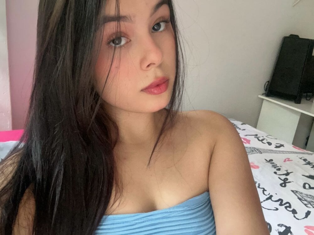 alison_petite