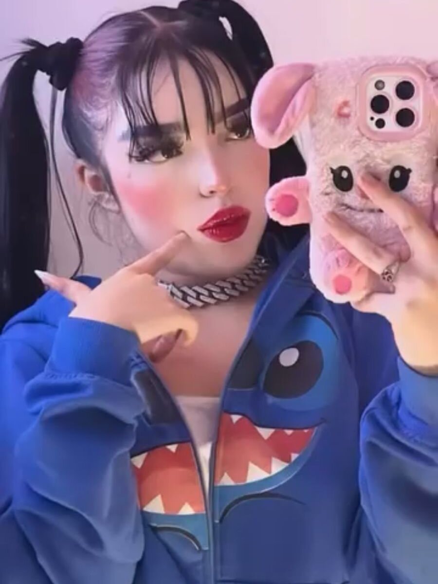 charlotte_zoe_ch