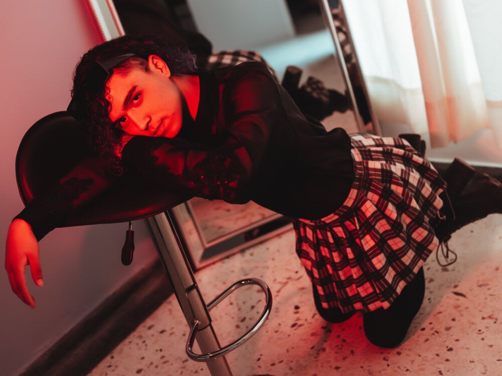 derek_greyy_
