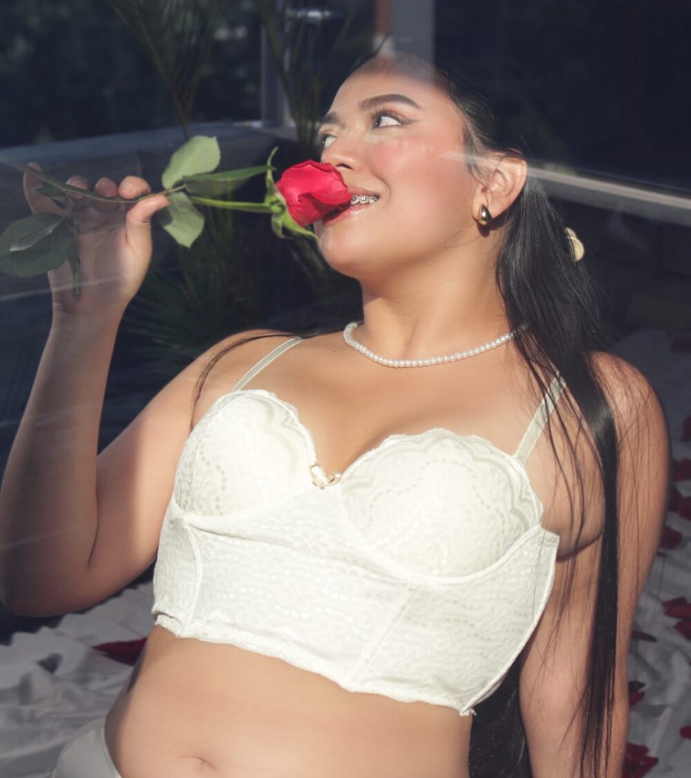 ela_hilton