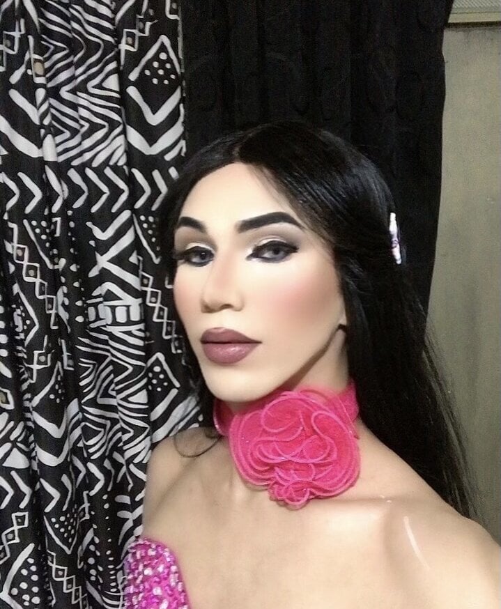 emelly_horny_