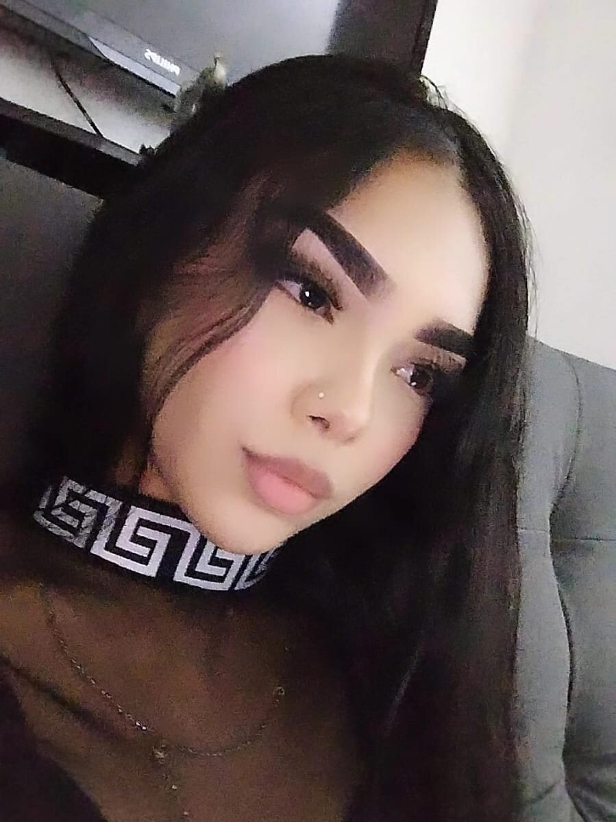 emiliqueen8
