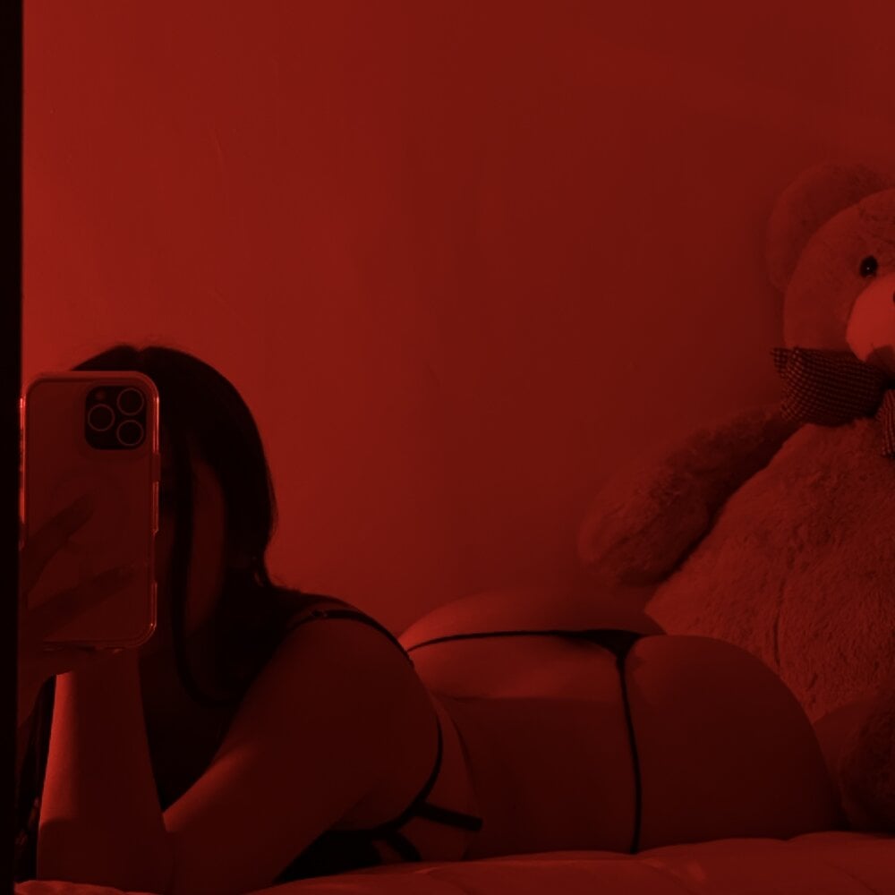 isabella_rojass__