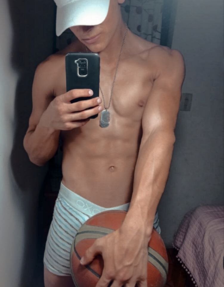 logan_thomas