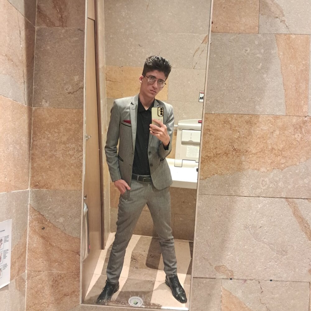 maax_Johnson