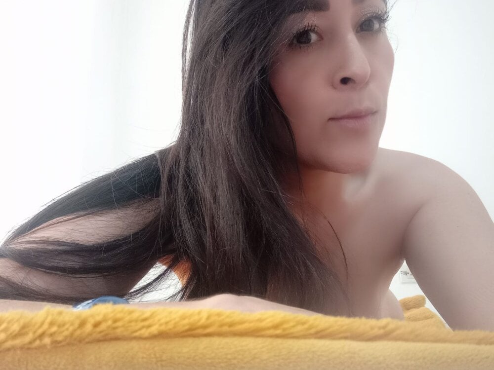 naughthyany16