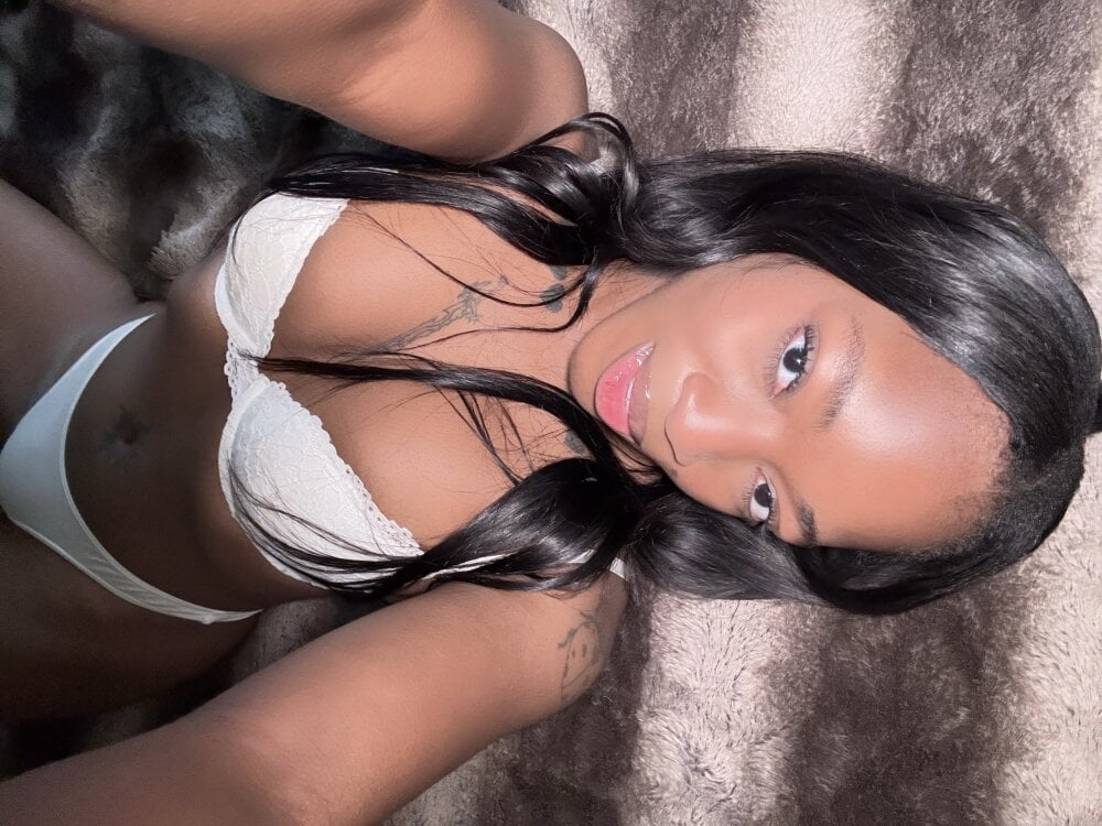 nicolesolace