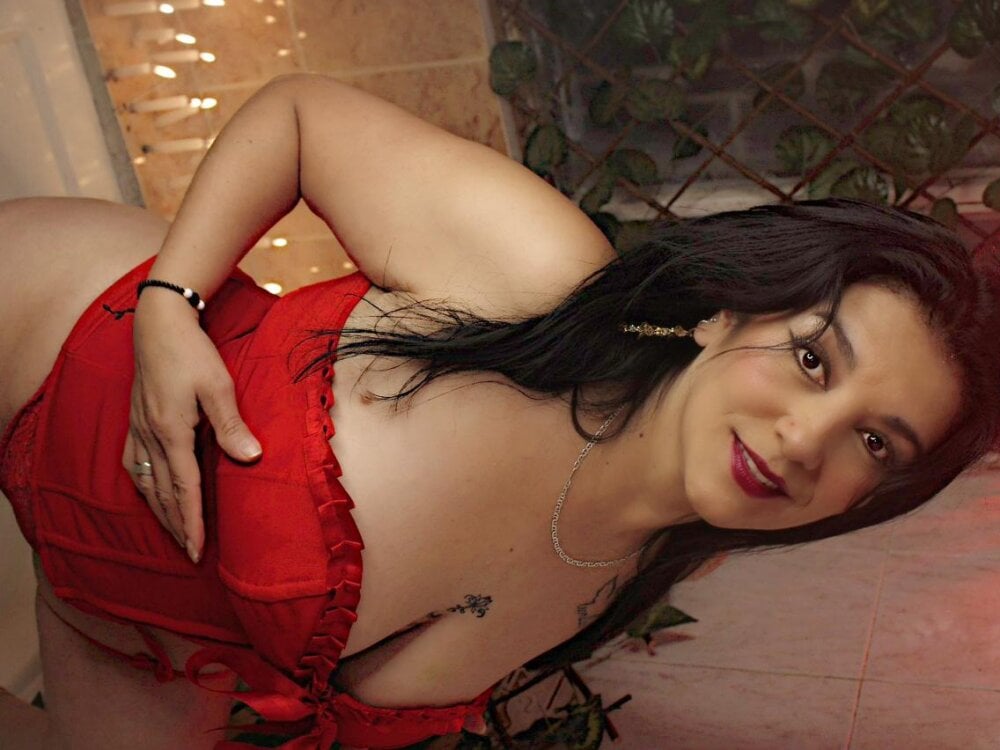 selena_yourmilf