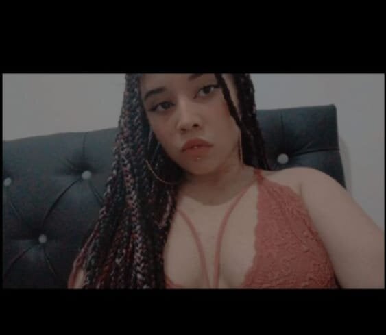 sofiahot02