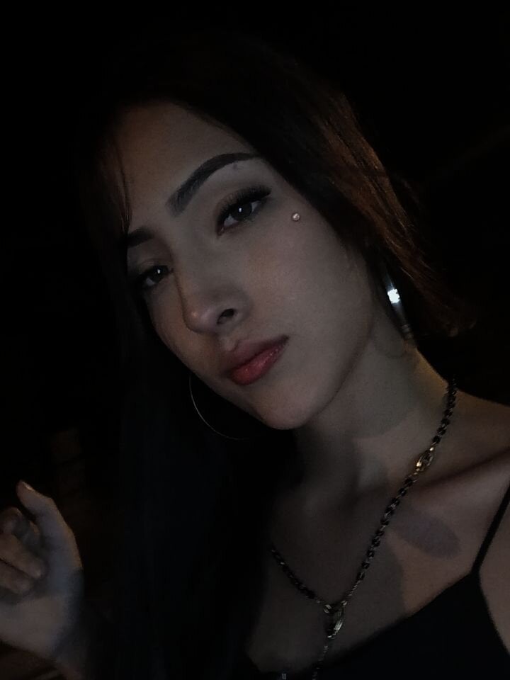zoe_neville