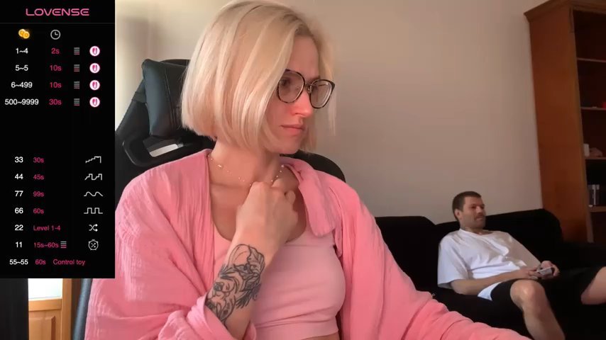 Sexy_Sweets live cam screenshot malefemale from Russia on ZGTJNJ – 中文直播、回放与 GIF 精彩瞬间 — screenshot #1