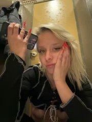 LikaCat live cam screenshot female from Russia on ZGTJNJ – 中文直播、回放与 GIF 精彩瞬间 — screenshot #2