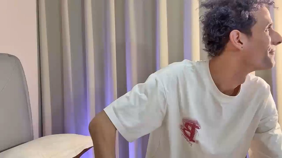 19cmfuck18girl live cam screenshot malefemale on ZGTJNJ – 中文直播、回放与 GIF 精彩瞬间 — screenshot #1